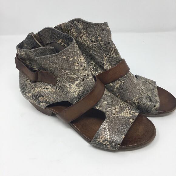 Miz Mooz corgan peep toe snake print sandal 8 - Picture 4 of 6